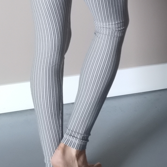 Lululemon leggings - Picture 3 of 6